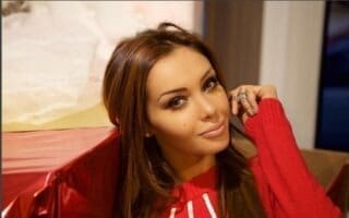 Nabilla : "La Suisse fait partie de la France !"