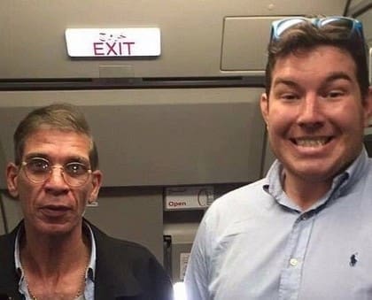 Avion Air Egypt détourné : l'insolite selfie d'un passager avec le pirate !