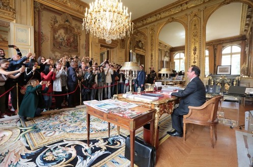 La photo gênante de François Hollande à l’Élysée pendant les journées du Patrimoine