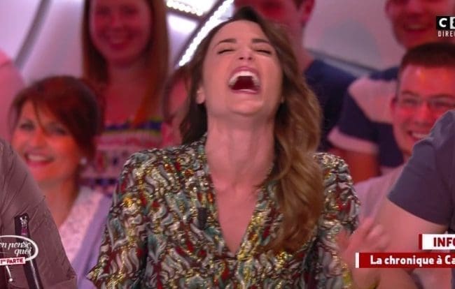 Capucine Anav passe encore pour une « teubê » …