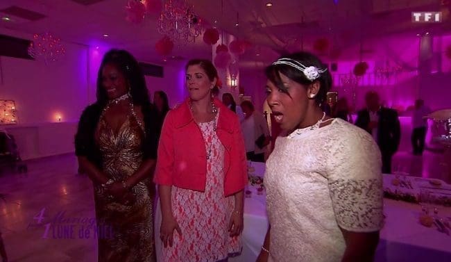 INCROYABLE : Elles se battent pour le bouquet de la mariée !!!