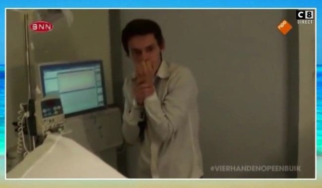 Un homme vit l'accouchement de sa femme ... comme un film d'horreur !!!