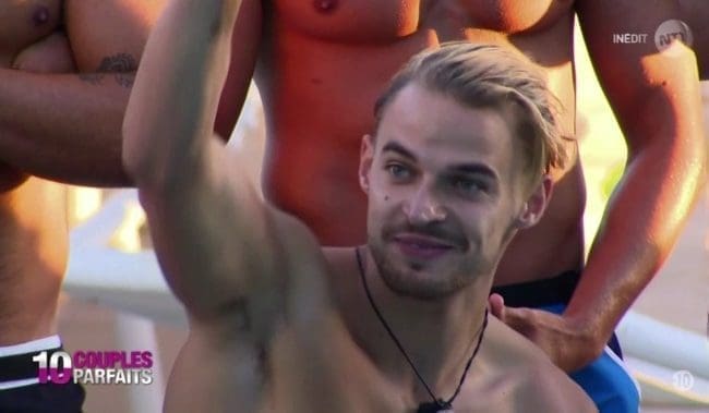 Quand un candidat choisit la mauvaise anecdote pour draguer des filles ...