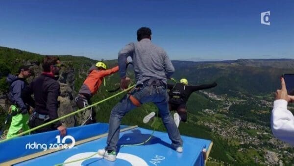 Quand JoeyStarr saute à l'élastique !