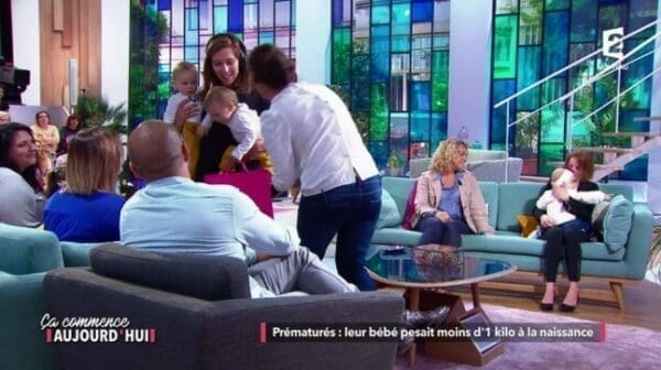 Faustine Bollaert se prend un vent... par un bébé !