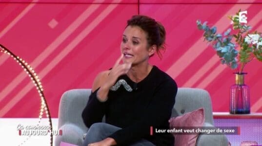 Faustine Bollaert émue aux larmes...