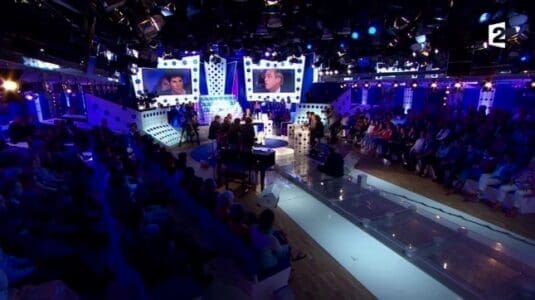 Claude Guéant, hué par le public d'"On n'est pas couchés" !!!