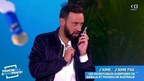 Quand Cyril Hanouna répond au portable de Nabilla !