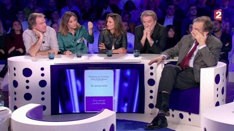 Camille Chamoux hausse le ton contre "Papy Finkielkraut" !!!