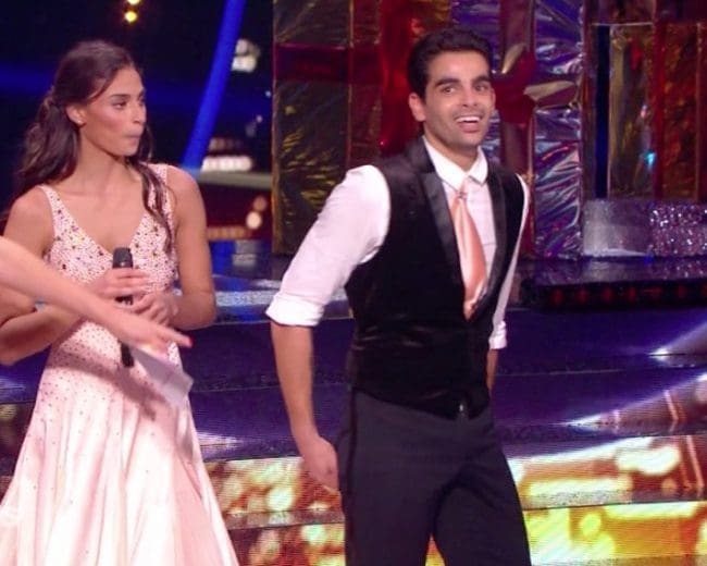 Un danseur craque son pantalon !!!