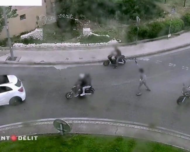 CHOC : Quand un cortège de mariage part en coups de pistolet !!!