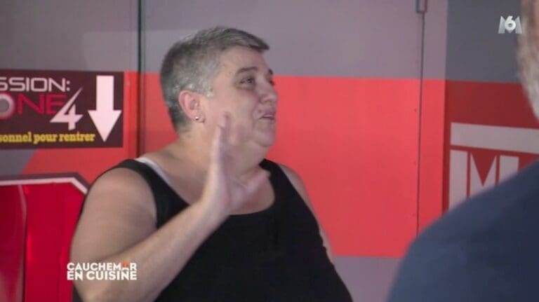 Une restauratrice part en plein délire !!!