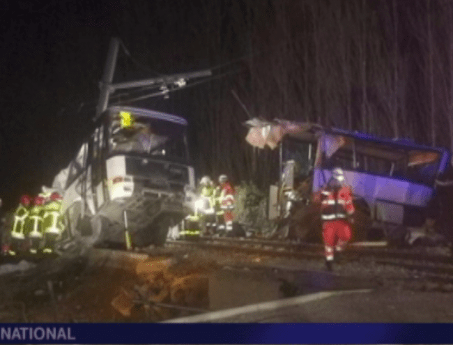 [Zap Actu] Un bus scolaire coupé en deux par un TER près de Perpignan (15/12/2017)