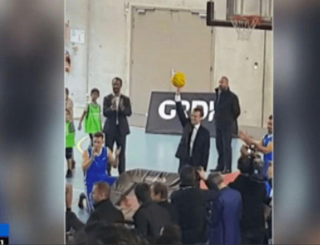 [Zap Actu] Wauquiez prend un vent au Salon de l&rsquo;Agriculture et Macron en Porte-ballon (28/02/2018)