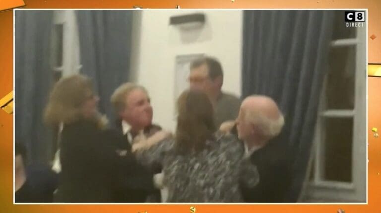 Un conseil municipal dégénère en bagarre !!!