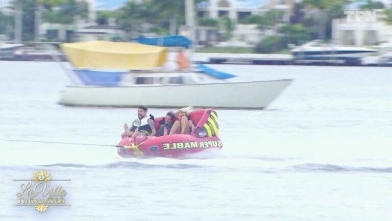 Tressia se trompe de "poignée" !!!