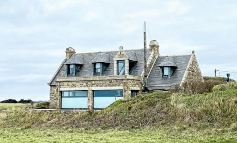 La maison Paco Rabanne à Ploudalmézeau