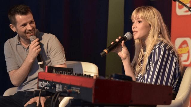 Sa Déclaration Sur Le Polyamour Et Sa Bisexualité Angèle Lors D'Une Interview En 2022