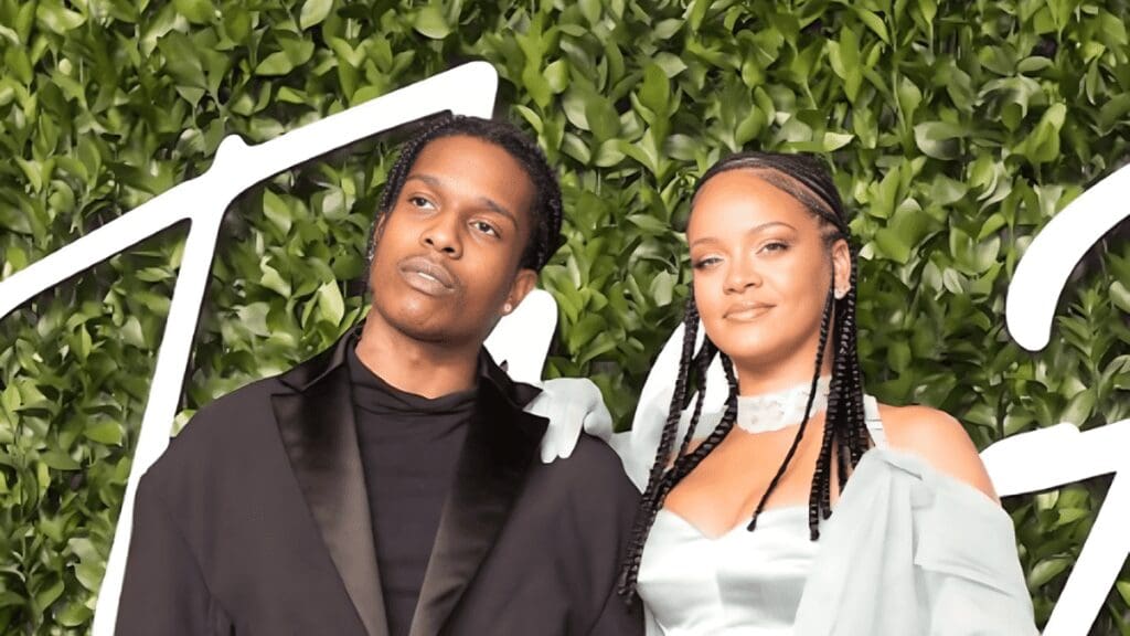 Photo Du Compte Instagram De Rihanna, Où On La Voit Avec Le Père De Son Enfant A$Ap Rocky