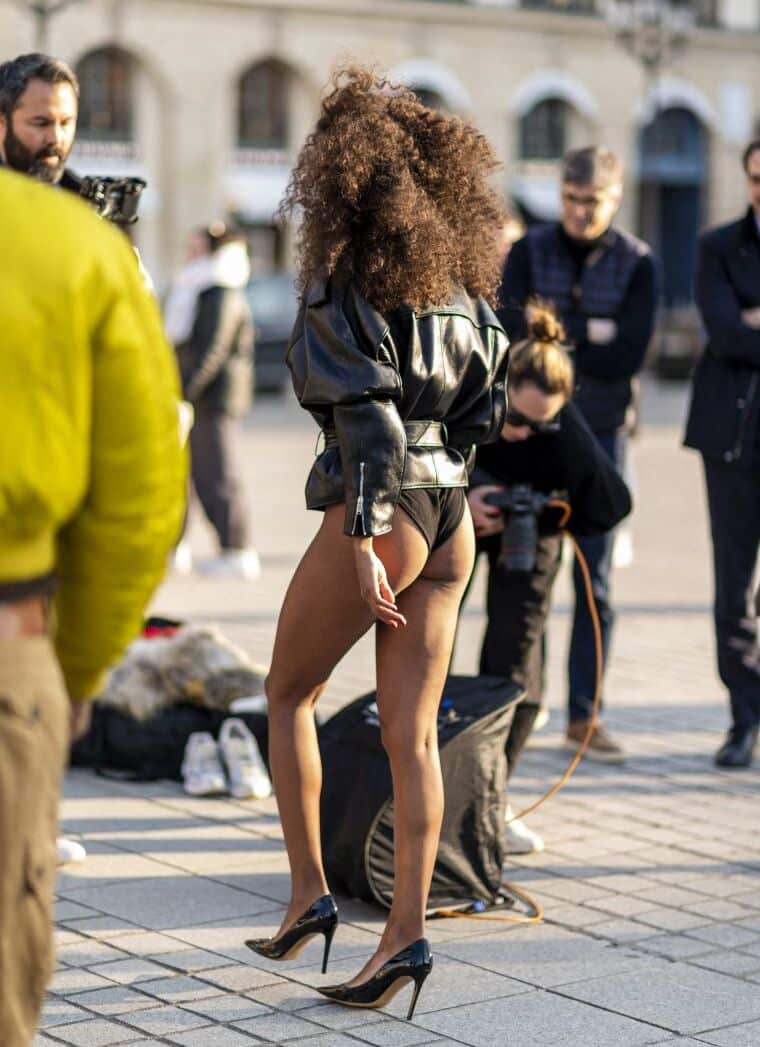 Tina Kunakey fesses à l'air dans Paris : la femme de Vincent Cassel dévoile son corps sans complexes !