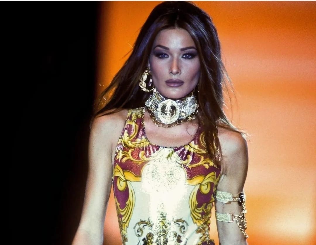 Une photo de Carla Bruni à l'époque où elle était mannequin.