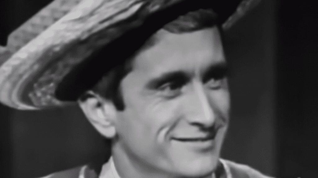 Marcel Amont Chante Le Mexicain Sur Scène