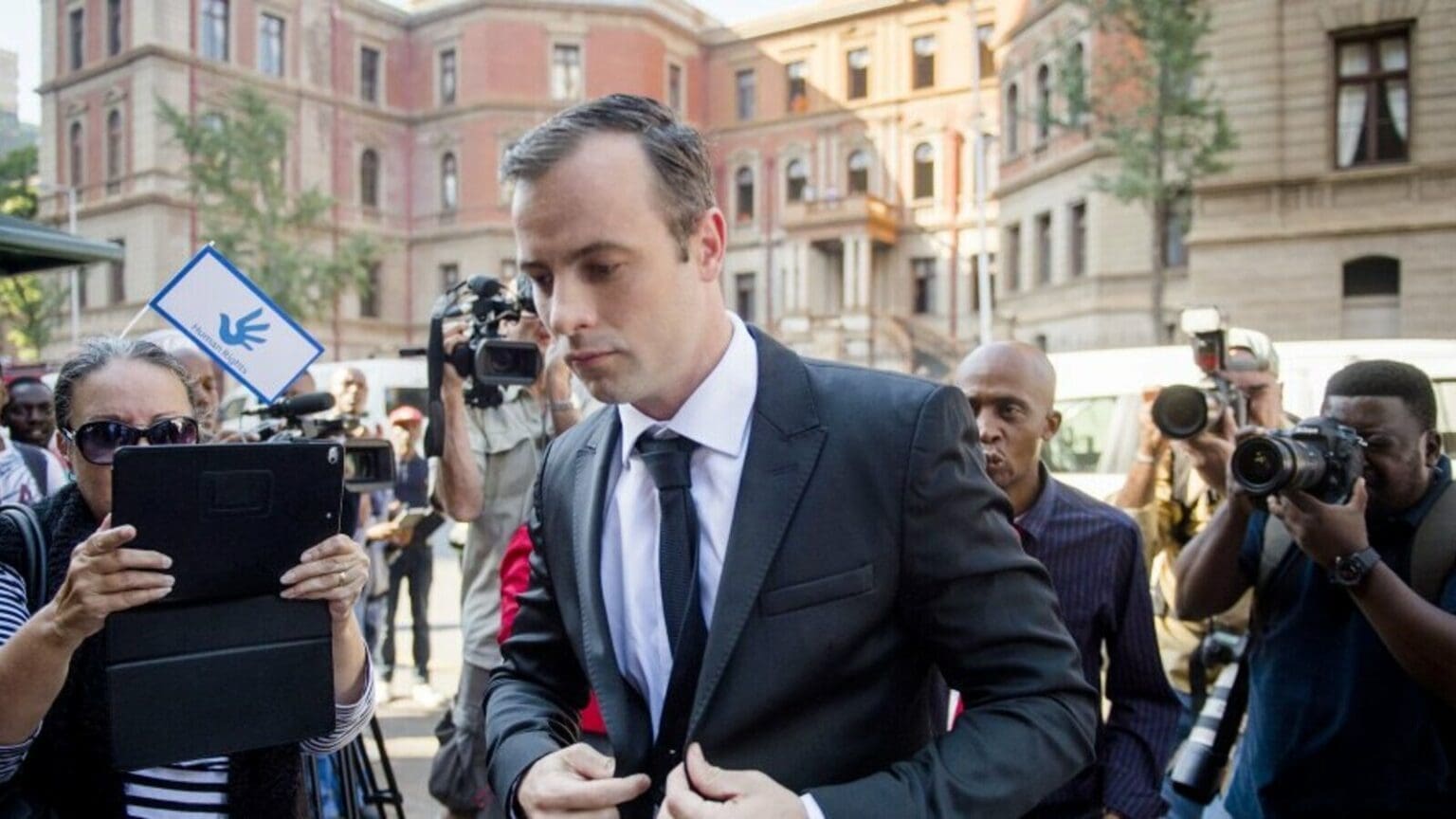 Oscar Pistorius: L’athlète va peut-être bientôt sortir de prison
