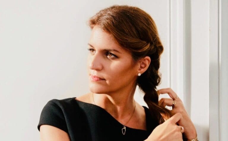 Les poses sexy de Marlène Schiappa dans Playboy France !