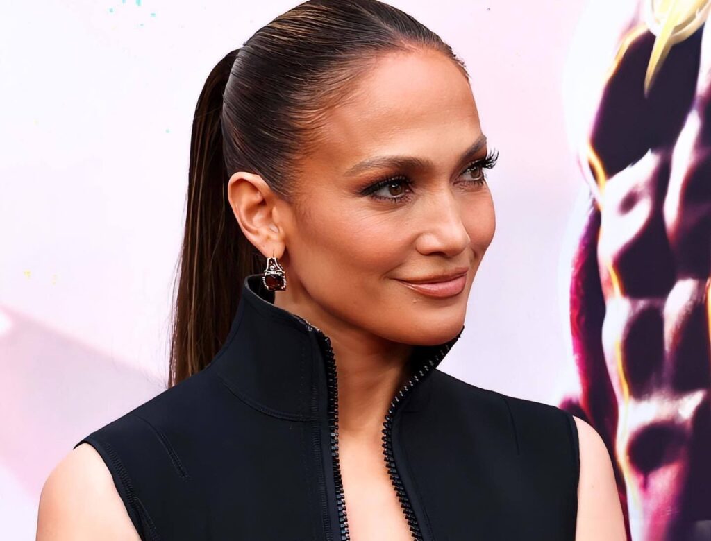 Jennifer Lopez : Son apparition sensationnelle à l'avant-première de The Flash