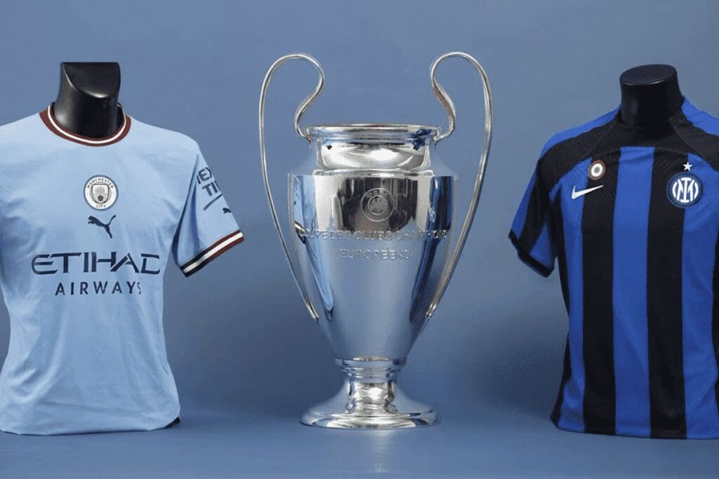 Maillots De Manchester City Et Inter Milan De Part Et D'autre Du Trophée De La Finale De La Champions League, Symbole Du Match Ldc Décisif À Venir.