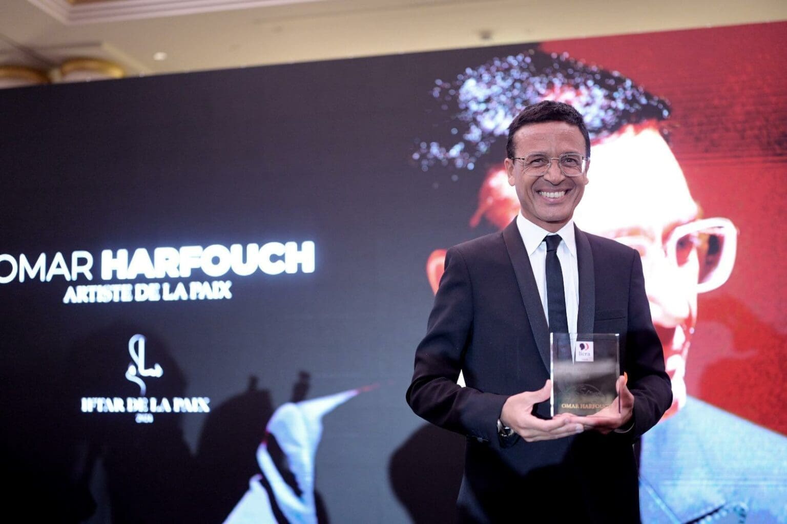 "L'humanisme est la loi universelle!" Omar Harfouch reçoit le prix de l'universalisme pour la paix 2024