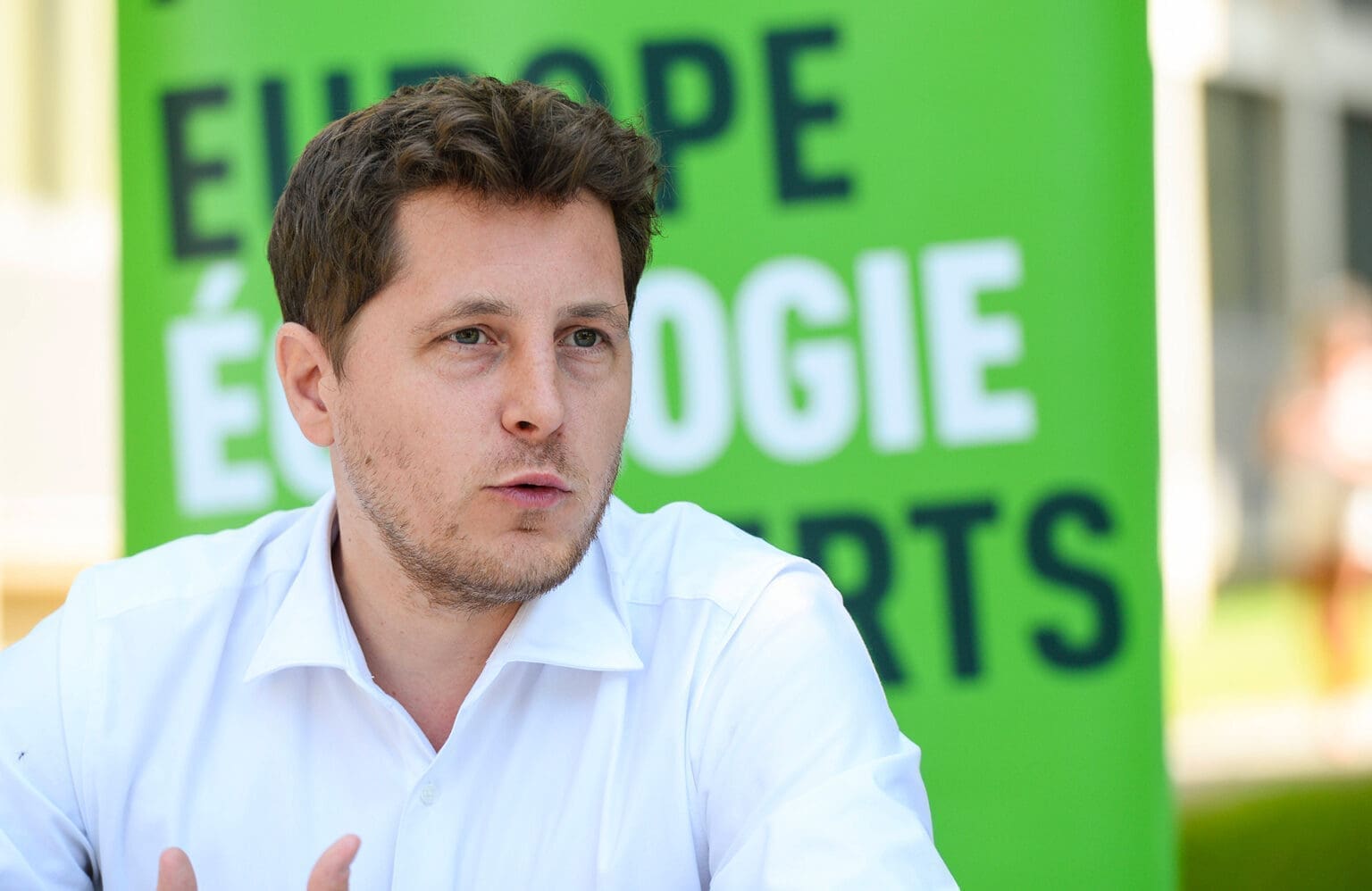 Violences-conjugales-Julien-Bayou-se-met-en-retrait-de-la-copresidence-du-groupe-EELV-a-l-Assemblee