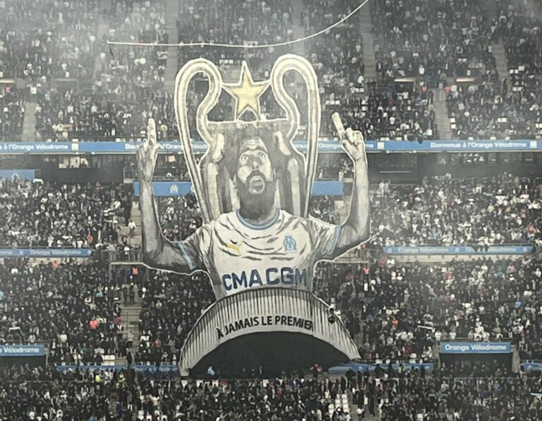 A jamais le premier tifo OM PSG