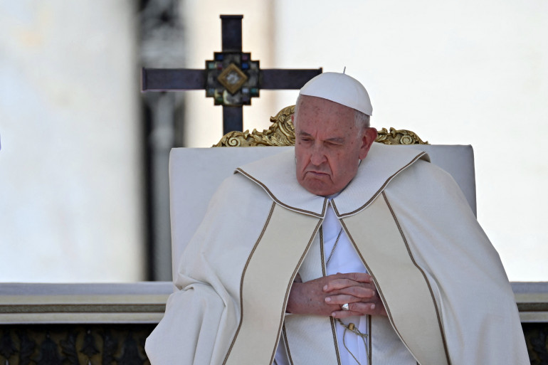 Le pape François présente ses excuses pour des propos vulgaires sur les homosexuels