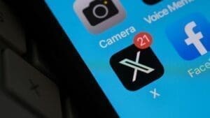 Contenus pornographiques autorisés sur X : le réseau social, devient un site X