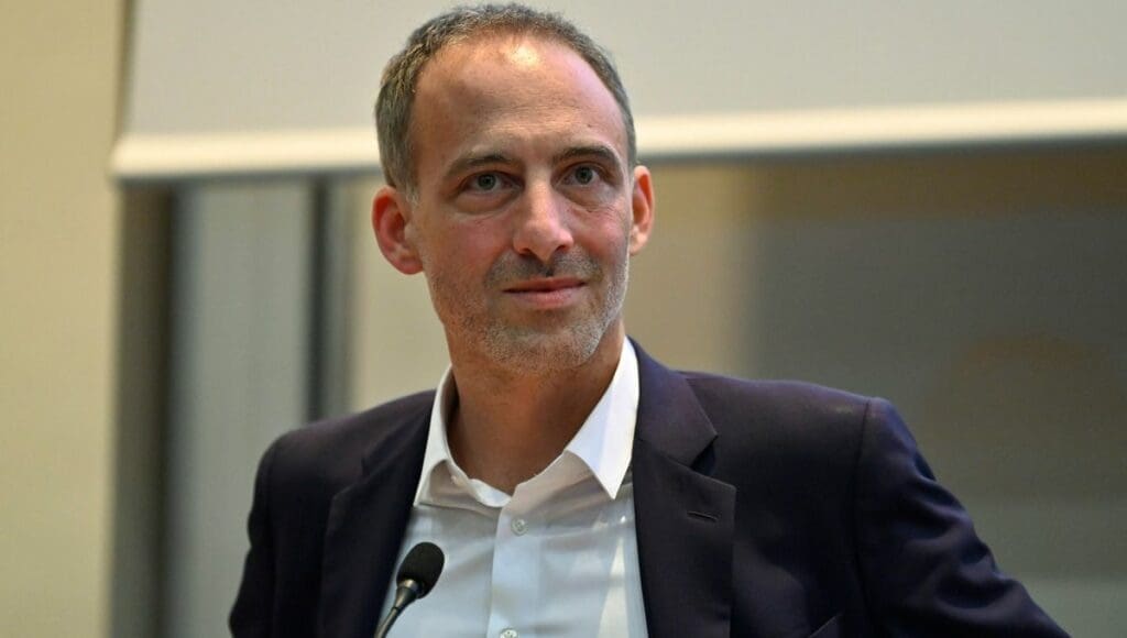 1200x680_sc_maxnewsworldsix200270