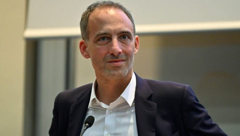 Raphaël Glucksmann cible d'attaques de l'extrême droite juive suite à son alliance avec LFI