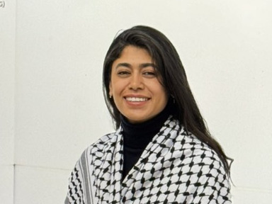 Rima Hassan en Keffieh sur sa photo officielle du Parlement européen