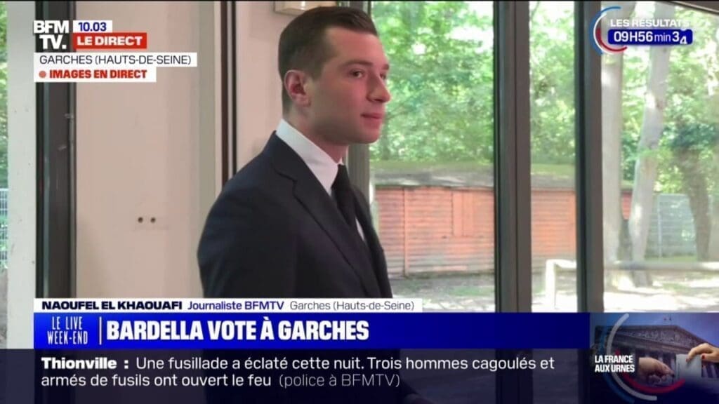 Legislatives-le-president-du-Rassemblement-national-Jordan-Bardella-a-vote-a-Garches-1894505