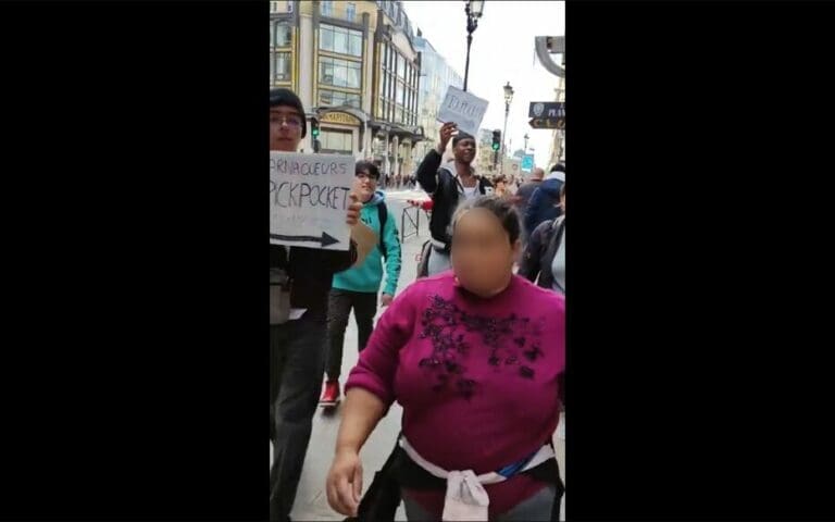 Insécurité – Un collectif anti-pickpockets traque et affiche les voleurs en plein Paris!