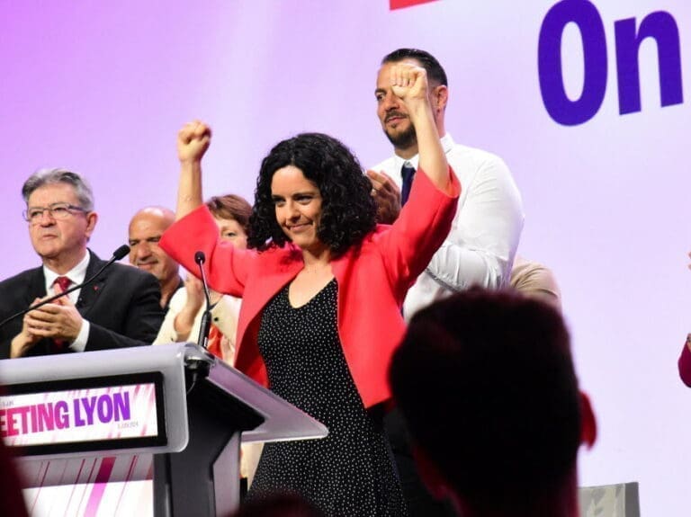 Fractures idéologiques et mutation de La France Insoumise : Analyse d'une évolution Partisane