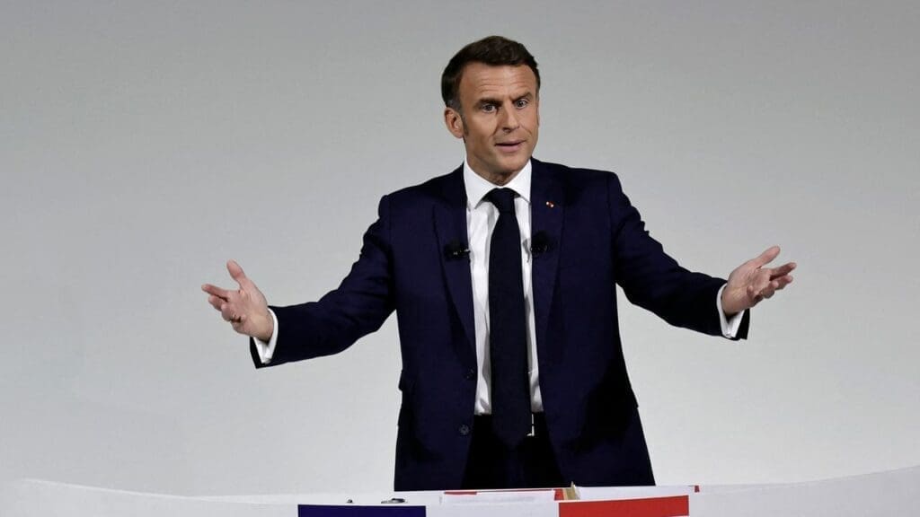 FRANCE-POLITICS-GOVERNMENT-PARLIAMENT-PRESSER