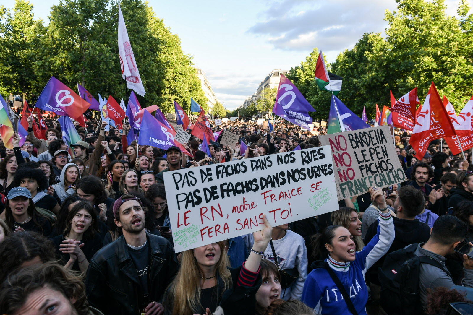 Les rassemblements contre « l’extrême-droite » continuent