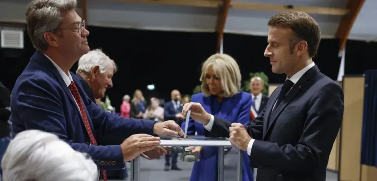 Législatives : Emmanuel Macron a voté au Touquet
