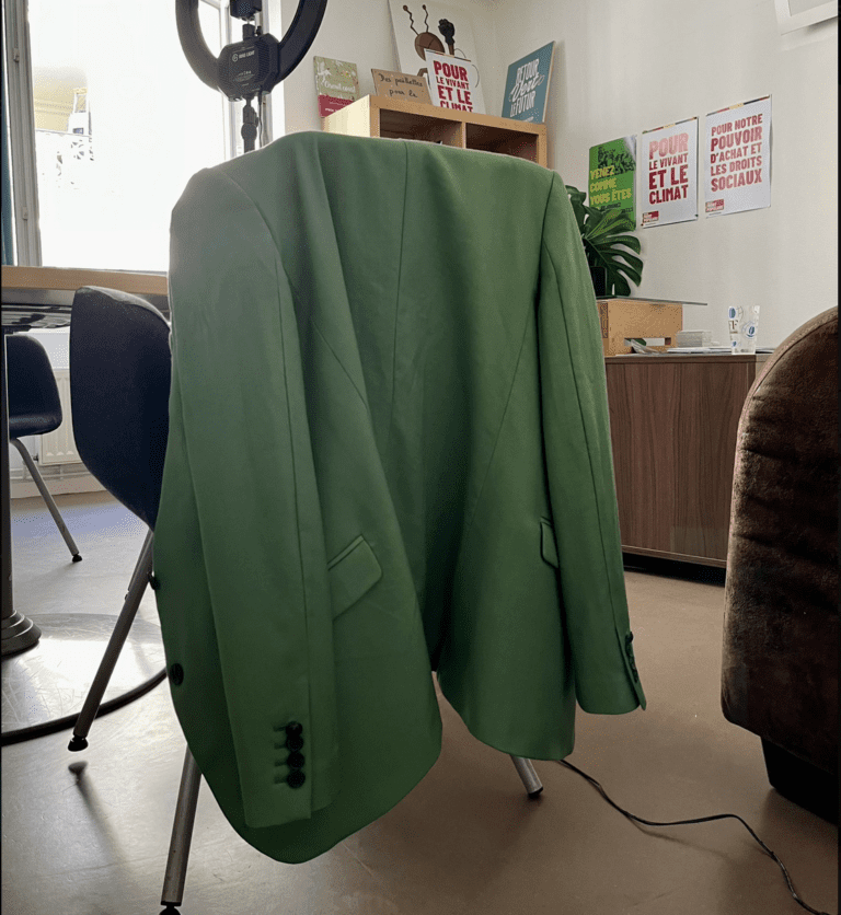 INSOLITE : La veste verte de Marine Tondelier enflamme Twitter