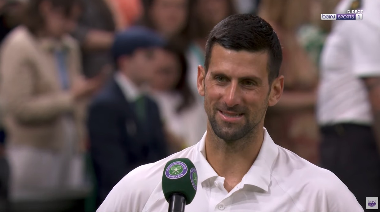 VIDÉO – Wimbledon : Novak Djokovic répond aux sifflets et chambre les spectateurs