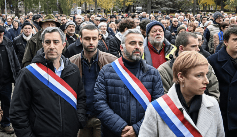 Les dissidents insoumis vont-ils faire groupe commun avec les écologistes et les communistes ?