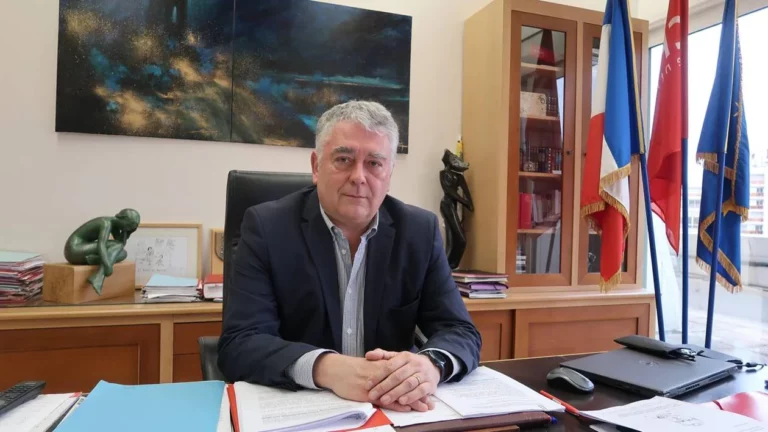 Législatives : Gilles Bourdouleix (LR-RN) manipule son retrait pour forcer une triangulaire
