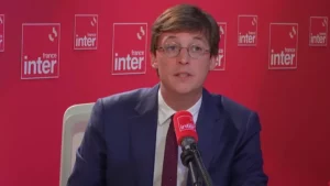 Sacha Houlié siègera en non inscrit à l'Assemblée faute de groupe macroniste de gauche