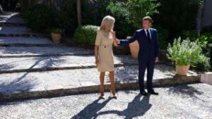 Emmanuel Macron à Brégançon : une pause estivale sous le signe de l'Intermittence